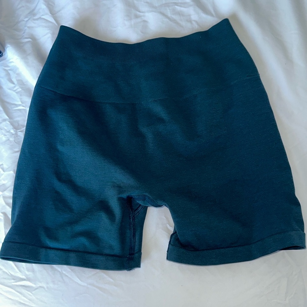 Alphalete amplify shorts